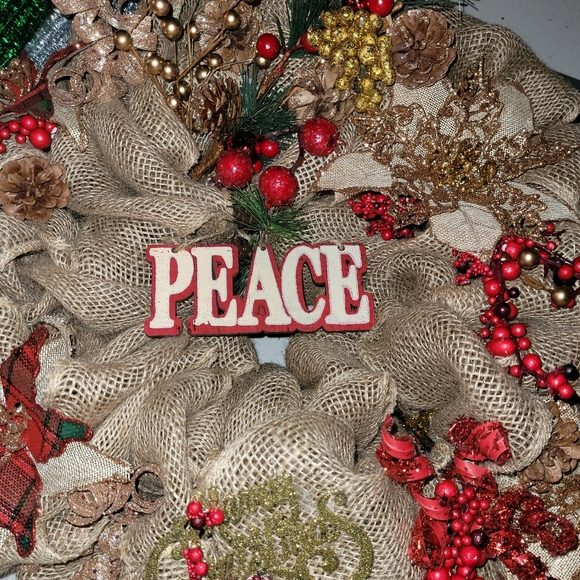 Custom Christmas Wreaths - Picture 7 of 15